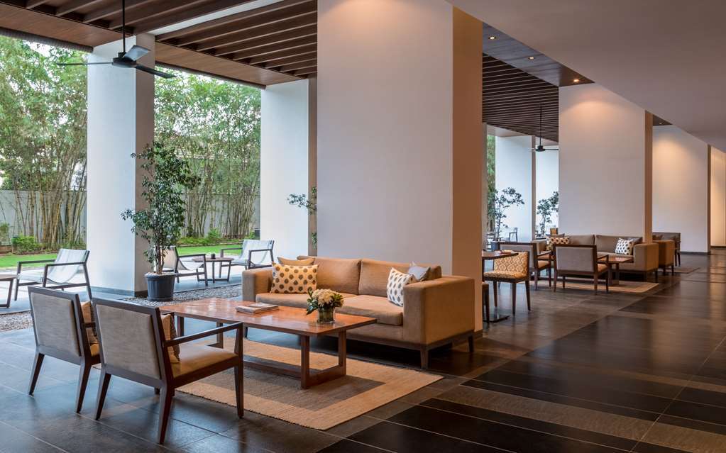 Holiday Inn & Suites Bengaluru Whitefield Beltér fotó