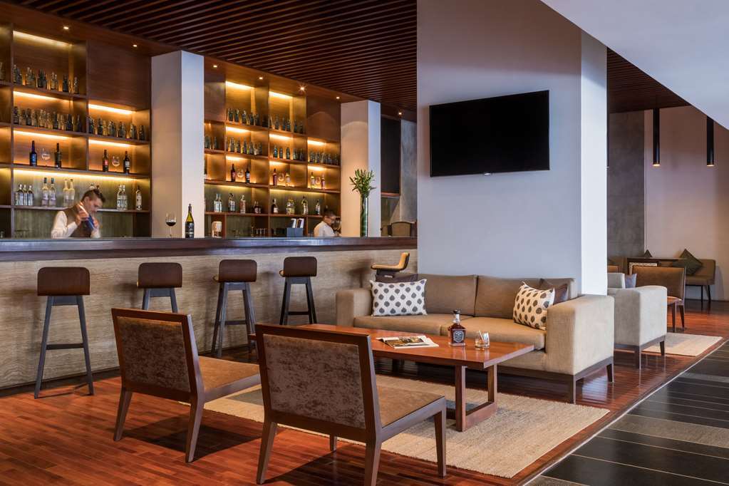 Holiday Inn & Suites Bengaluru Whitefield Beltér fotó
